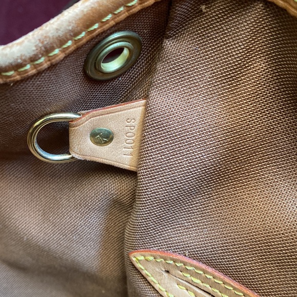 Louis Vuitton Monogram Montsouris PM backpack missing cinch cord - Picture 9 of 9